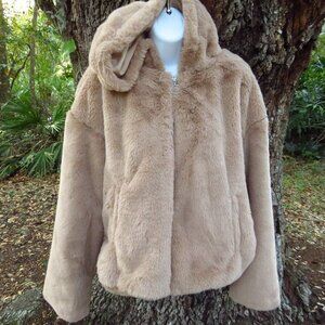 Forever 21 Medium Womans Hooded Faux Fur Jacket